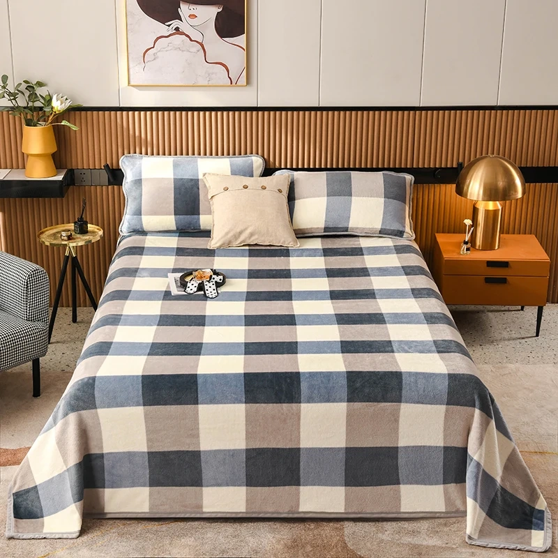Thick Double Layer Hypoallergenic Throw Flannel Milk Velvet Sherpa Blankets For Winter Plush Custom Printed Winter Blanket