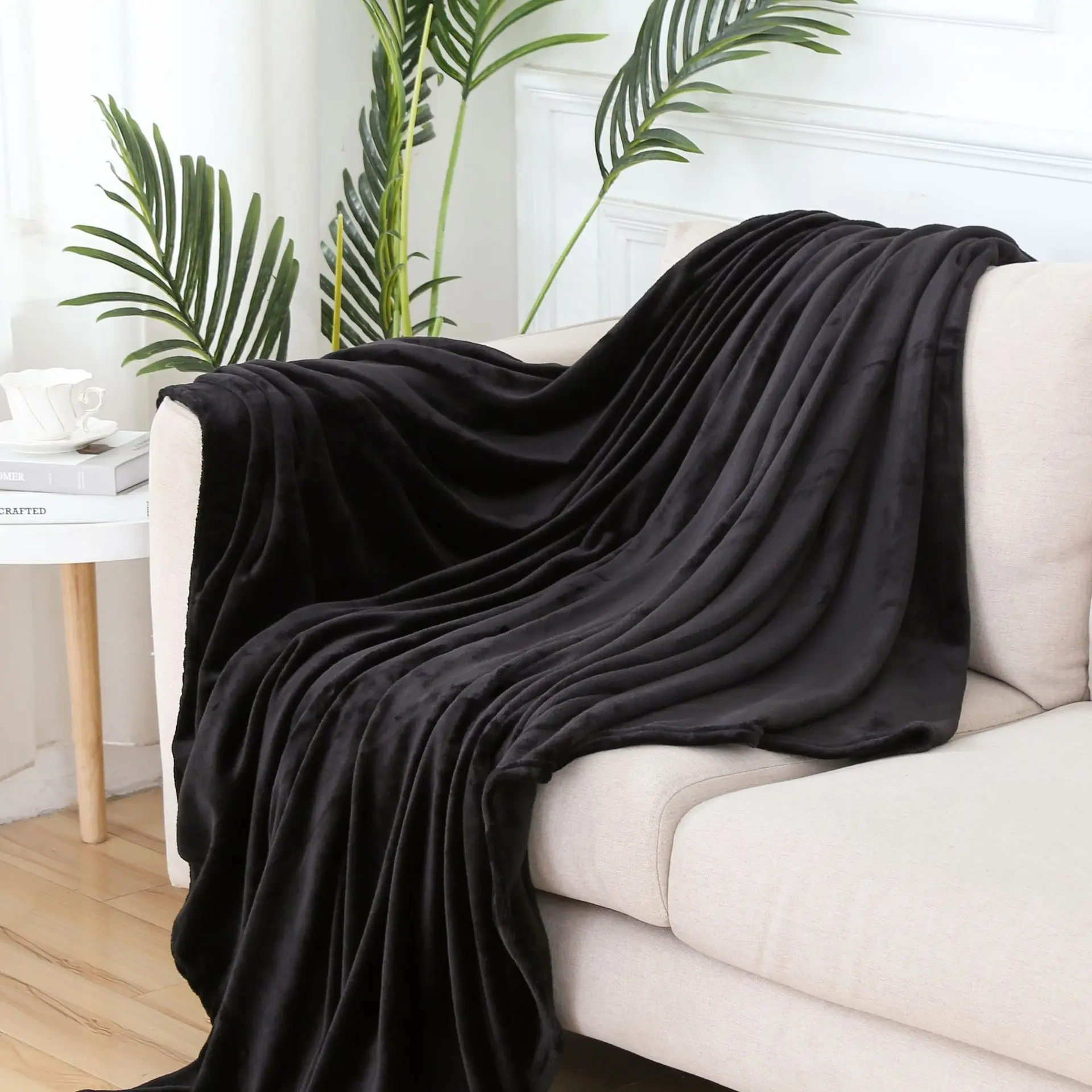 Fokusent Plain colour Microfiber Flannel blanket super soft reversible polyester throw blanket Home Textile 70*100cm winter
