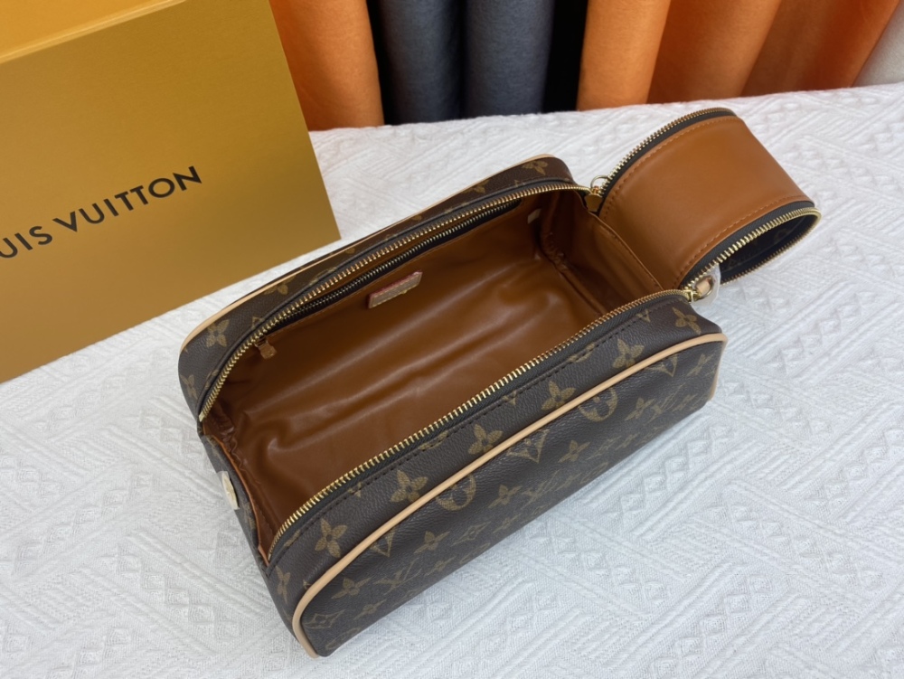 Fashion Luxurys Designers Double Zipper Cosmetic Bags Cases Large Capacity Makeup Handbag M47528