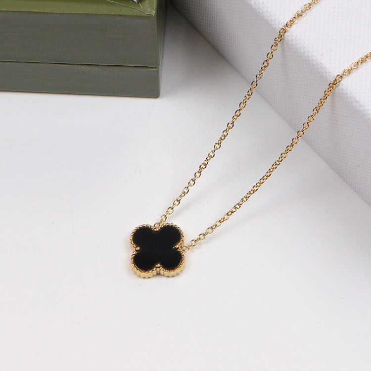 VCA Gold Plated Necklaces Luxury Designer Necklace Flowers Four-leaf Clover Fashional Pendants