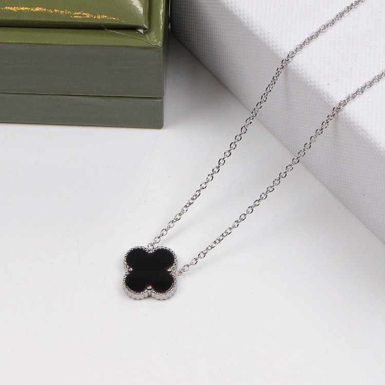 VCA Gold Plated Necklaces Luxury Designer Necklace Flowers Four-leaf Clover Fashional Pendants