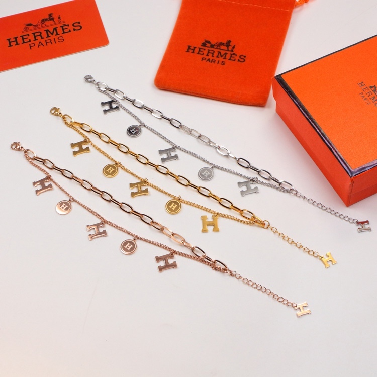 Herm Classic Bracelets Gold Plated Stainless Steel Flower Letter Lovers Gift Wristband Chain Women Bracelet for Birthday Gift
