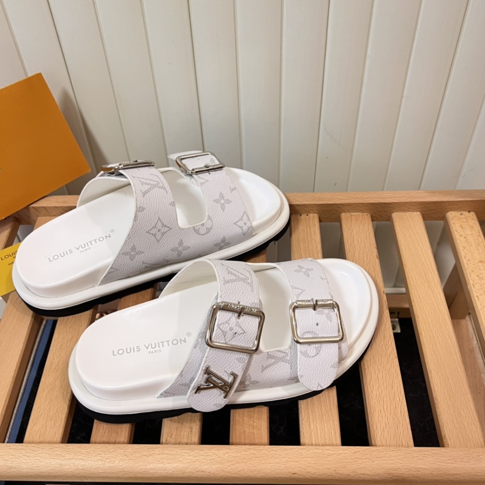 LV Slippers Summer Unisex Outdoor Slippers High-Quality Non-Slip Soft Fashion Trend Simple Beach Sides