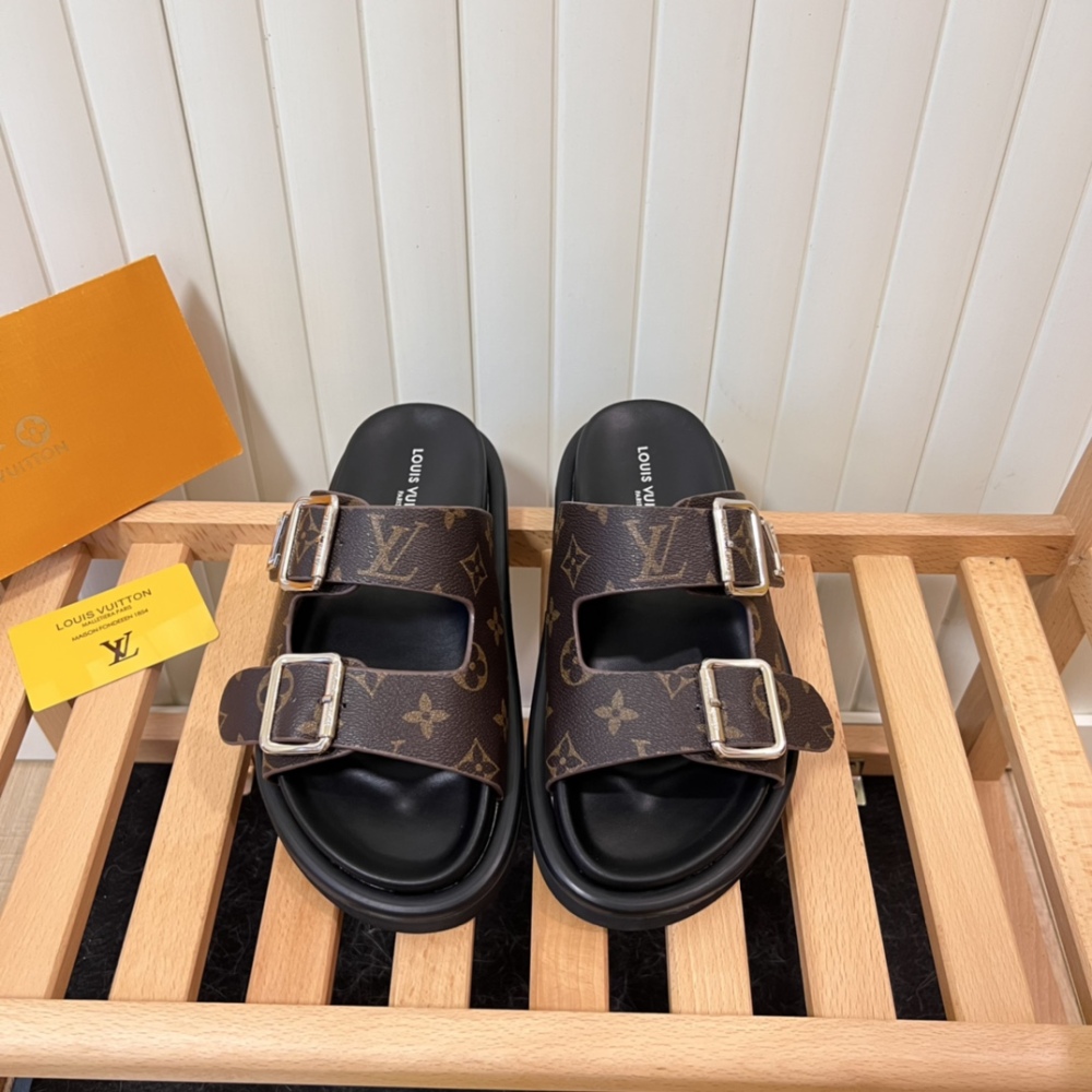 LV Slippers Summer Unisex Outdoor Slippers High-Quality Non-Slip Soft Fashion Trend Simple Beach Sides