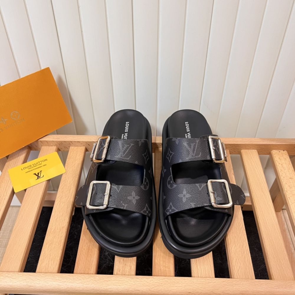 LV Slippers Summer Unisex Outdoor Slippers High-Quality Non-Slip Soft Fashion Trend Simple Beach Sides