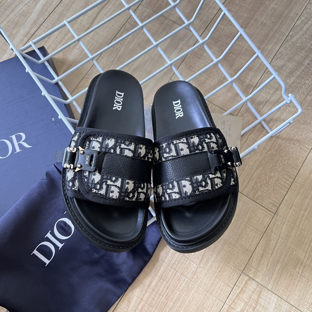 DIO Designer Fashon New Style Casual Women's Slippers Canvas Flat Thick Shoes Summer Beach Slippers