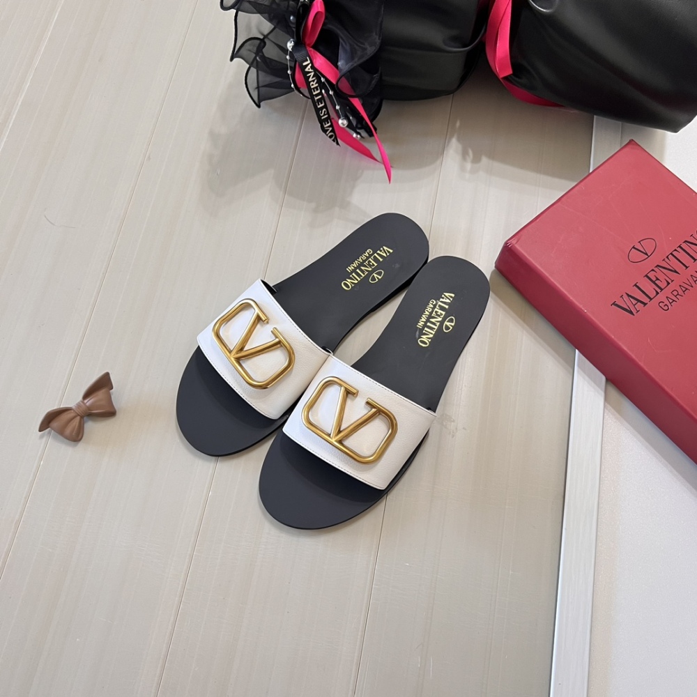 Valent Designer Fashon New Style Casual Women's Slippers Leather Flat Casual Shoes Summer Beach Slippers
