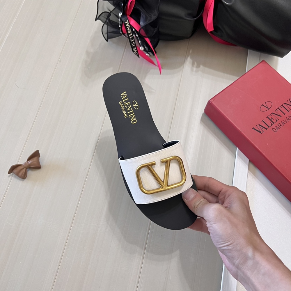 Valent Designer Fashon New Style Casual Women's Slippers Leather Flat Casual Shoes Summer Beach Slippers