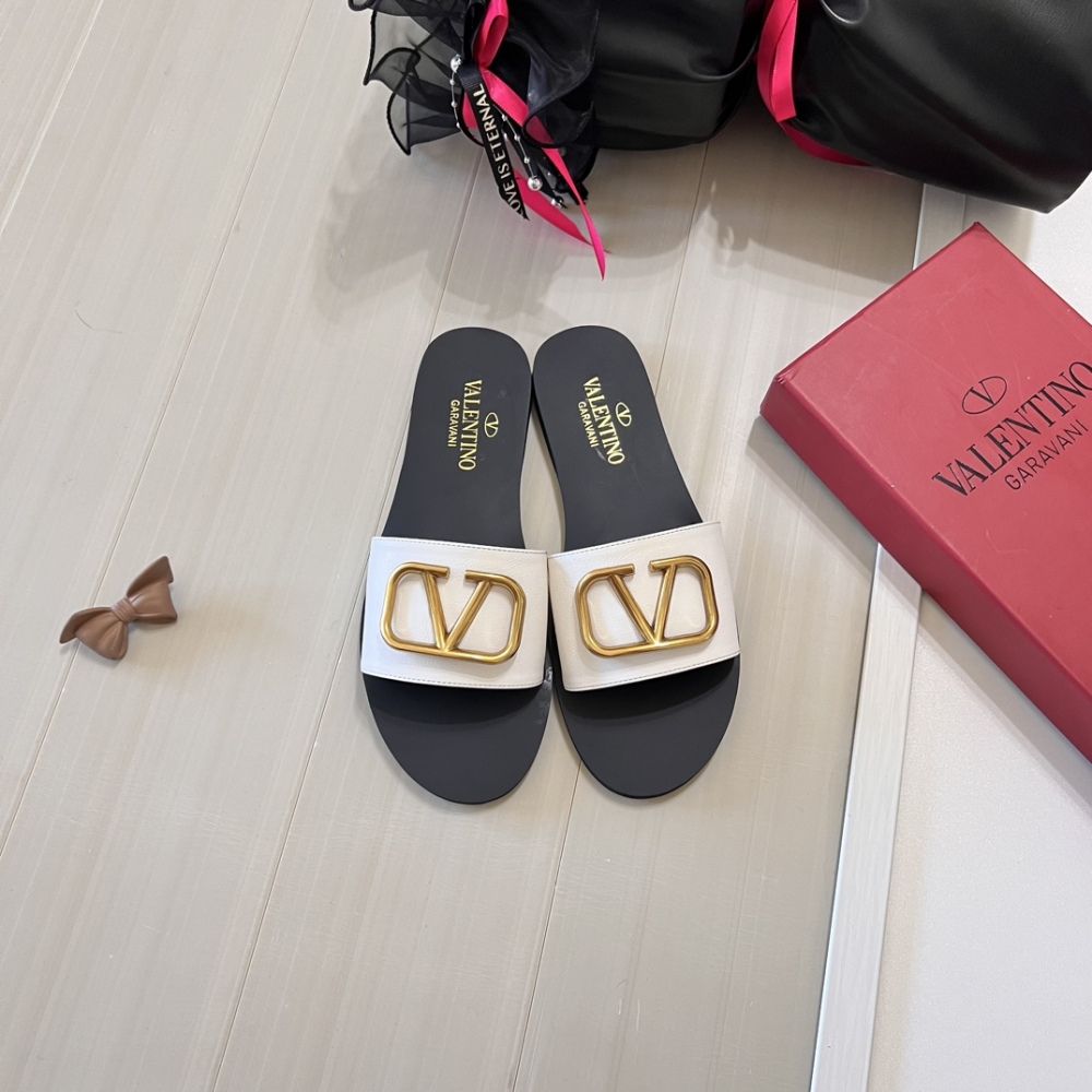Valent Designer Fashon New Style Casual Women's Slippers Leather Flat Casual Shoes Summer Beach Slippers