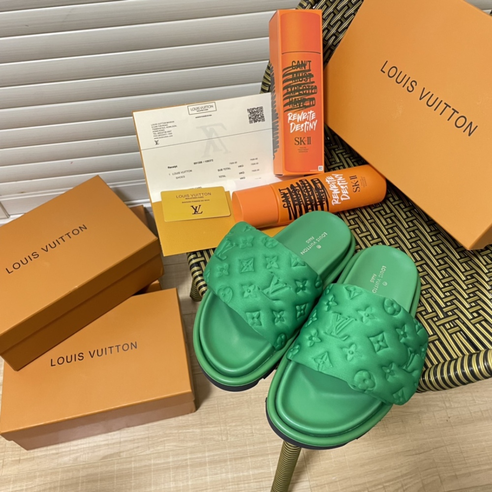 LV Designer Fashon Classical Soft Women's Slippers Casual Leather Flat Shoes Summer Beach Slippers