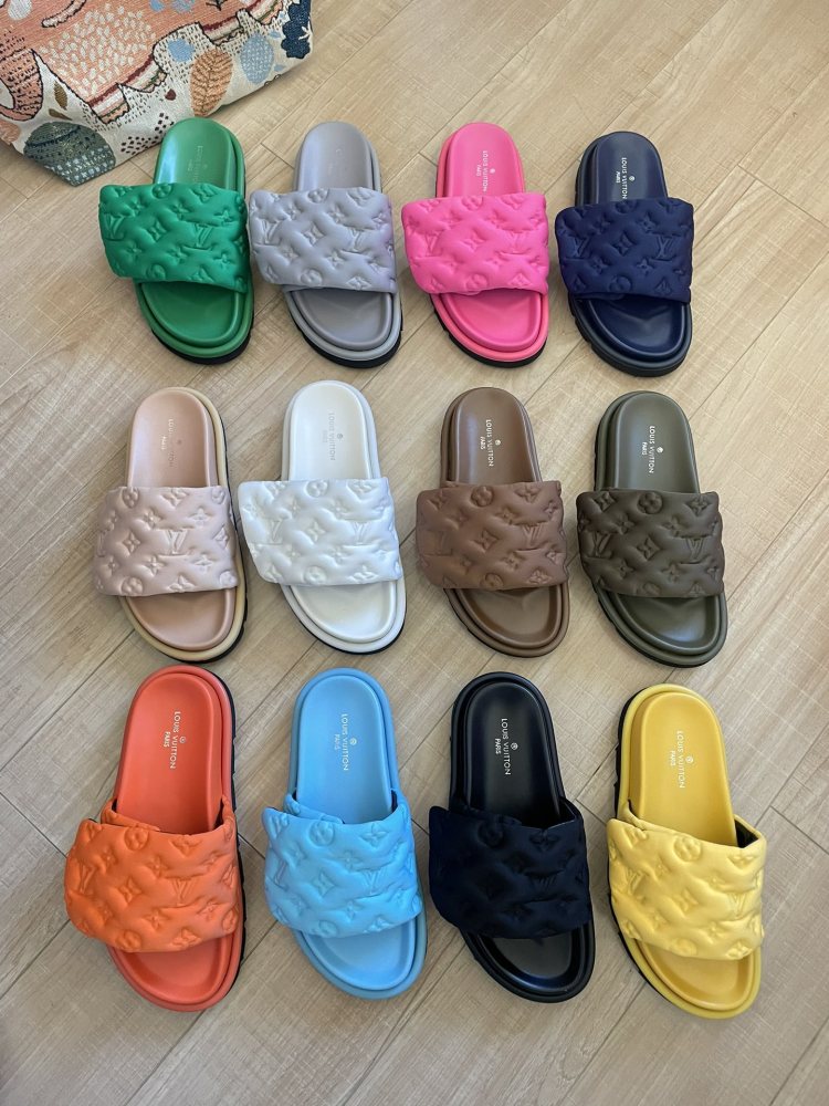 LV Designer Fashon Classical Soft Women's Slippers Casual Leather Flat Shoes Summer Beach Slippers