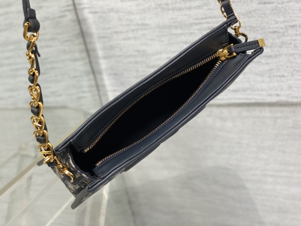 DIO Hobo Womens Shoulder Bags Chain strap date or commuting shoulder bags