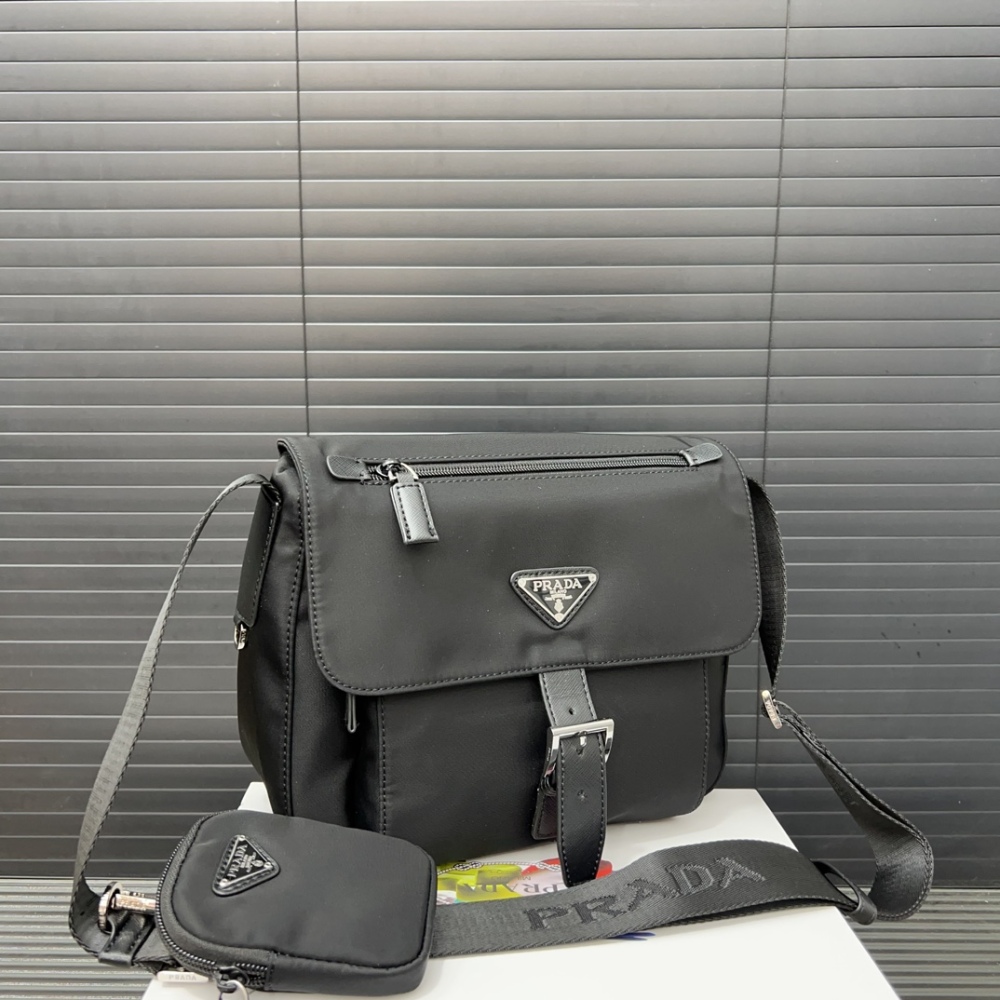 PRA Nylon Flip Messenger Bag Triangular Shoulder Bag Men's Crossbody Bag