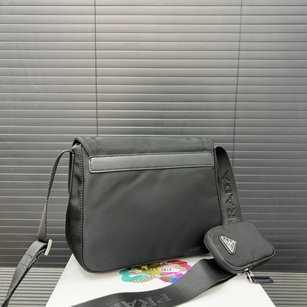 PRA Nylon Flip Messenger Bag Triangular Shoulder Bag Men's Crossbody Bag