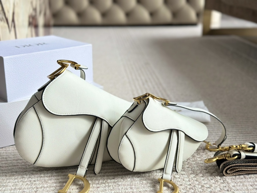 DIO Womens Classic Saddle Bags Fashion Shoulder Bags two sizes