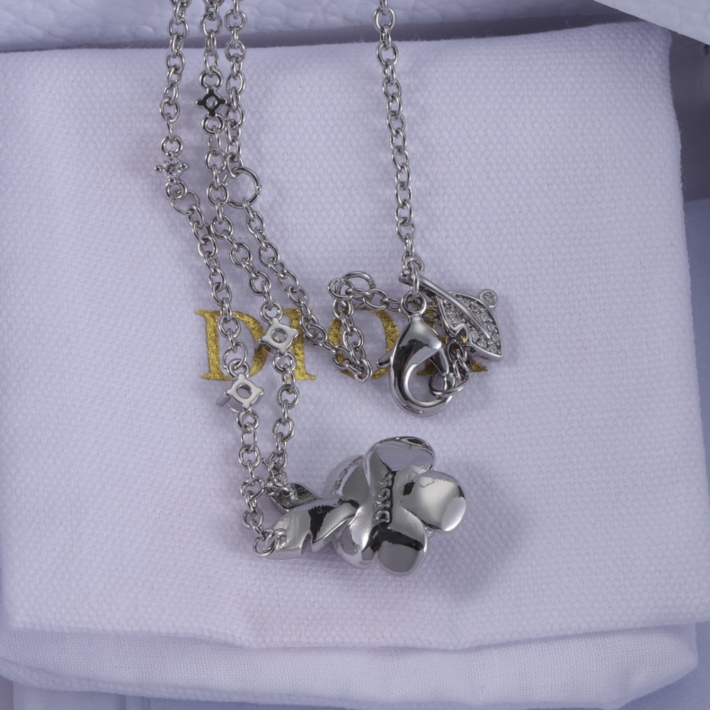 DIO Rose Leaf Necklaces Luxury Designer Women Necklaces Letter Fashional Pendants