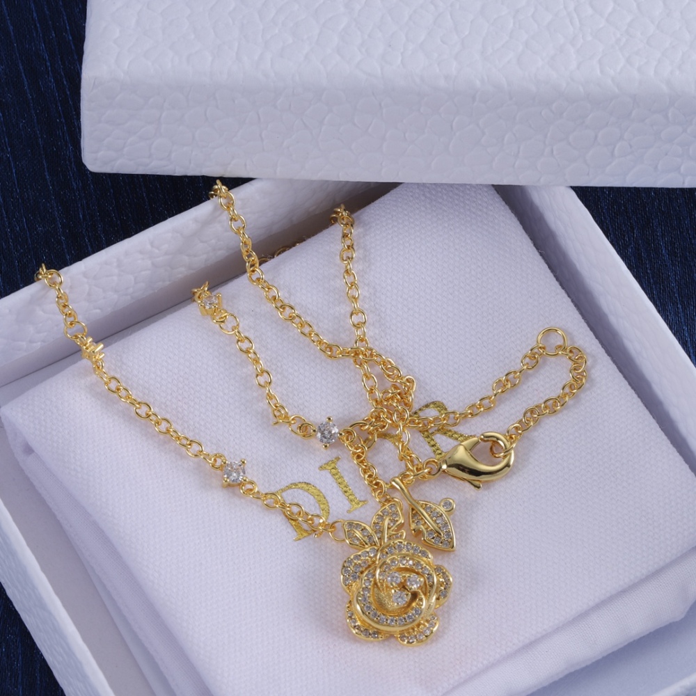 DIO Rose Leaf Necklaces Luxury Designer Women Necklaces Letter Fashional Pendants