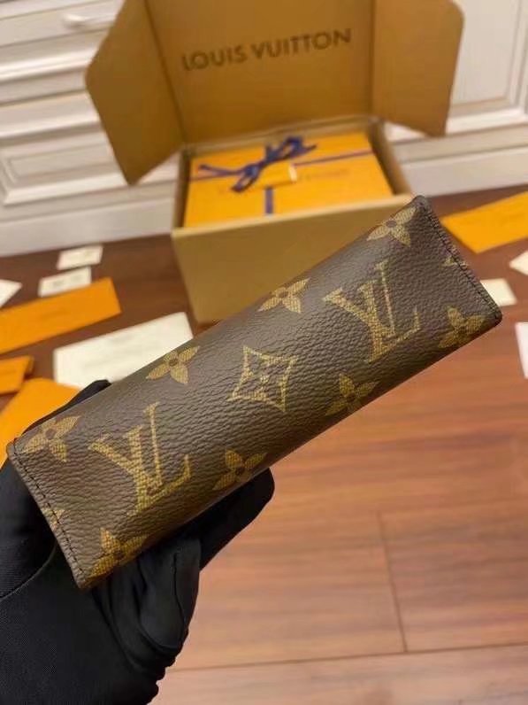 LV M47546 Mini Cosmetic Bags Luxurys Bag Womens Men Clutch Fashion Make Up Purse