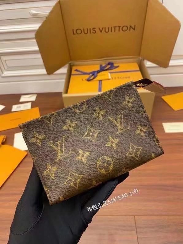 LV M47546 Mini Cosmetic Bags Luxurys Bag Womens Men Clutch Fashion Make Up Purse