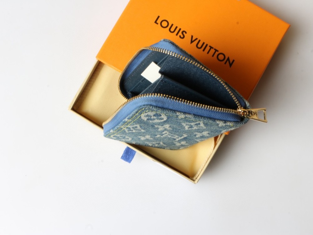 LV Casual Womens Mens Blue Denim Flower Wallets M82957
