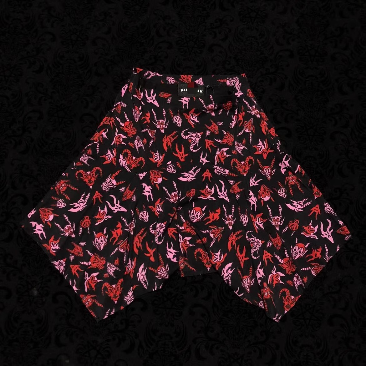 Y2K Demon Heart Print Shorts – Harajuku Grunge Aesthetic Streetwear