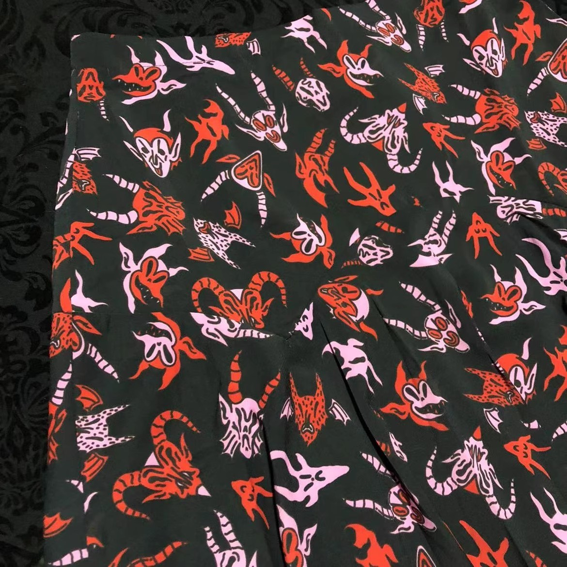 Y2K Demon Heart Print Shorts – Harajuku Grunge Aesthetic Streetwear