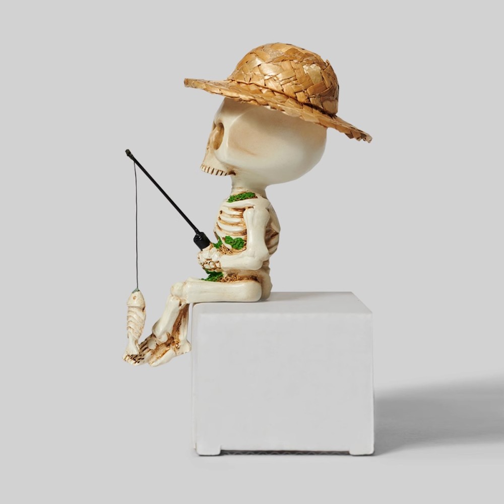 Skeleton Fishing Figurine – Gothic Halloween Desk Edge Ornament with Straw Hat