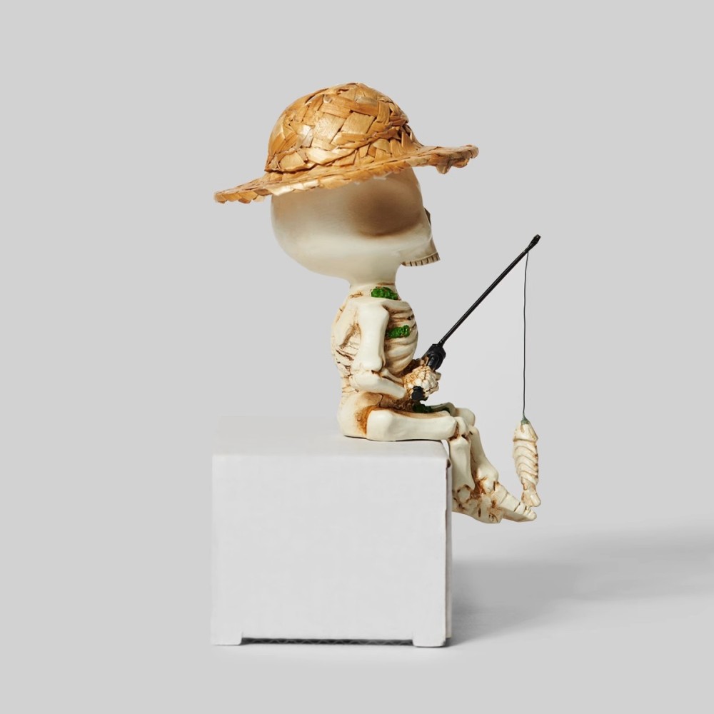 Skeleton Fishing Figurine – Gothic Halloween Desk Edge Ornament with Straw Hat
