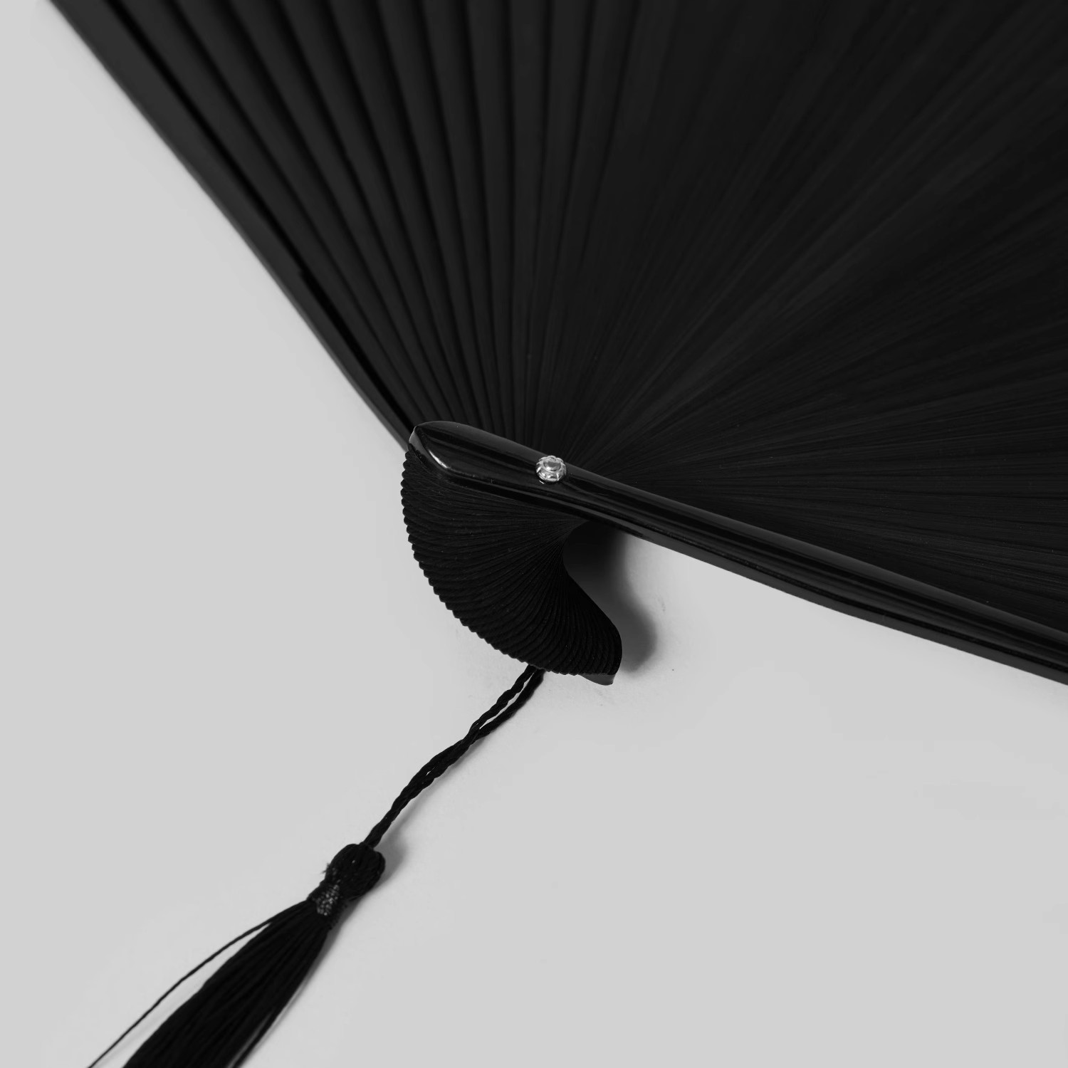 Gothic Black Folding Hand Fan – Dark Aesthetic Fan with Tassel for Cosplay or Summer
