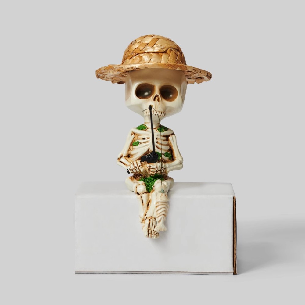 Skeleton Fishing Figurine – Gothic Halloween Desk Edge Ornament with Straw Hat