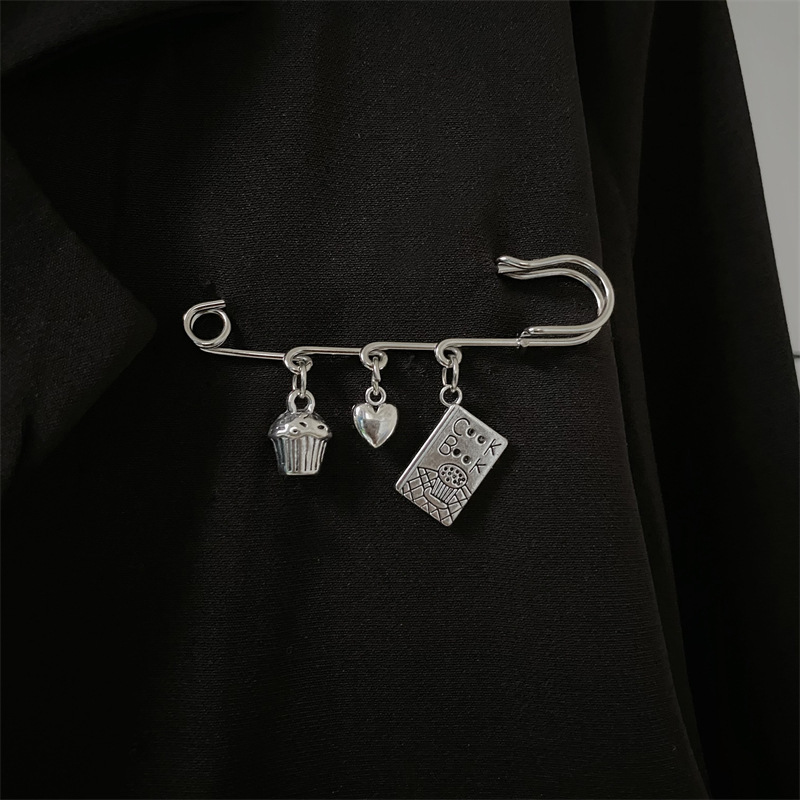 Y2K Safety Pin Brooch Set – Punk Gothic Subculture Pins with Charms & Chains