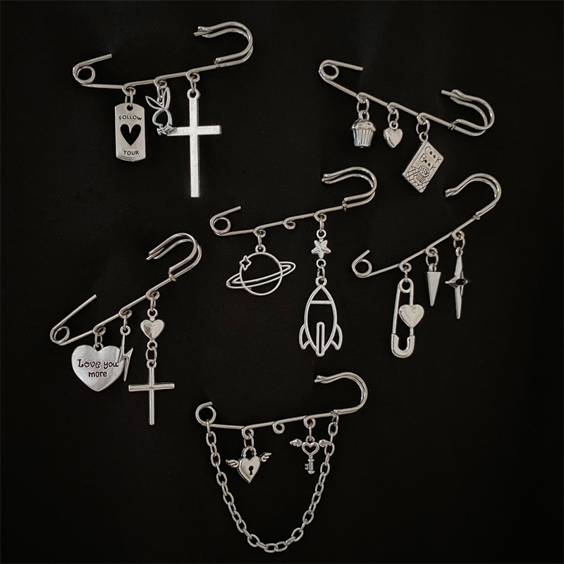 Y2K Safety Pin Brooch Set – Punk Gothic Subculture Pins with Charms & Chains