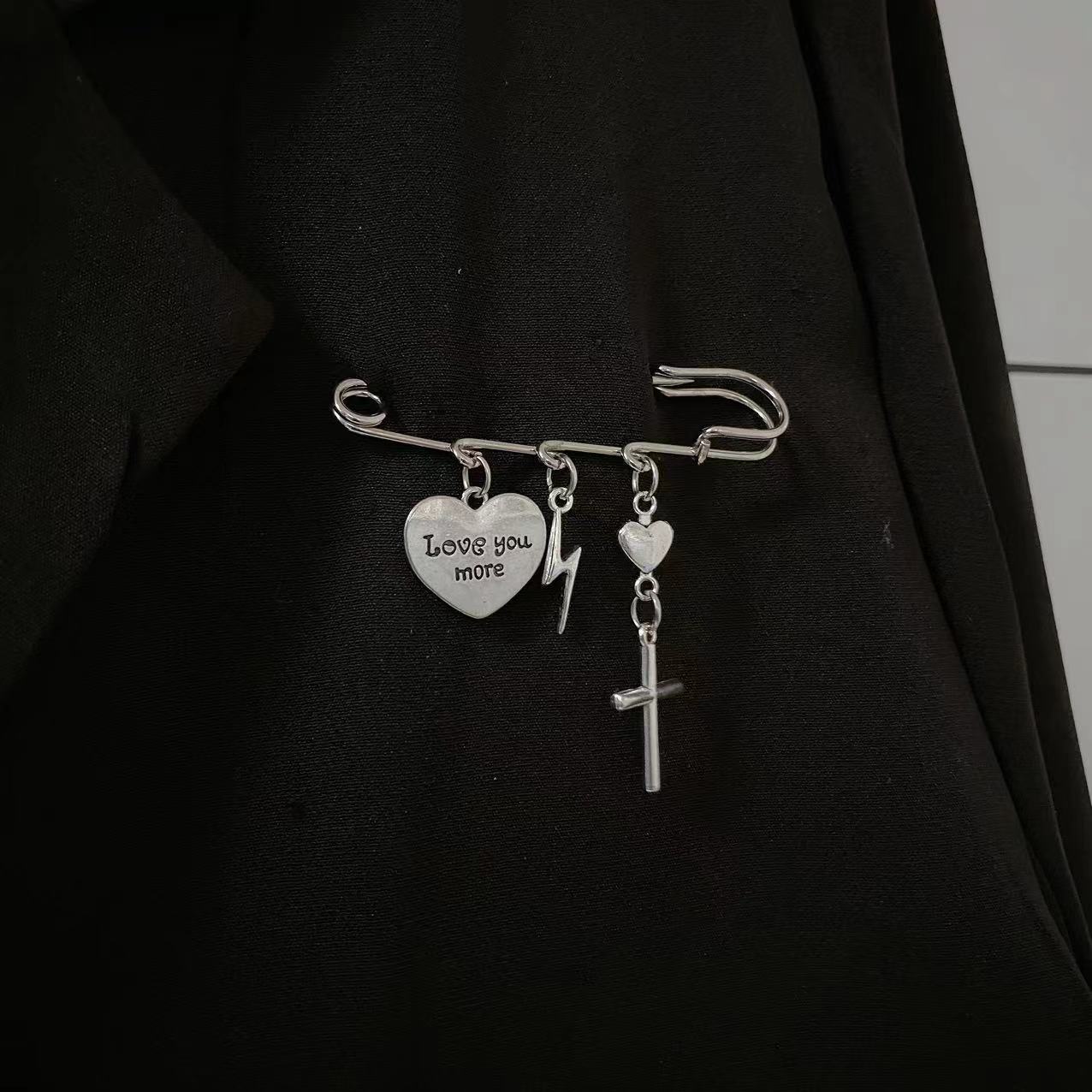 Y2K Safety Pin Brooch Set – Punk Gothic Subculture Pins with Charms & Chains