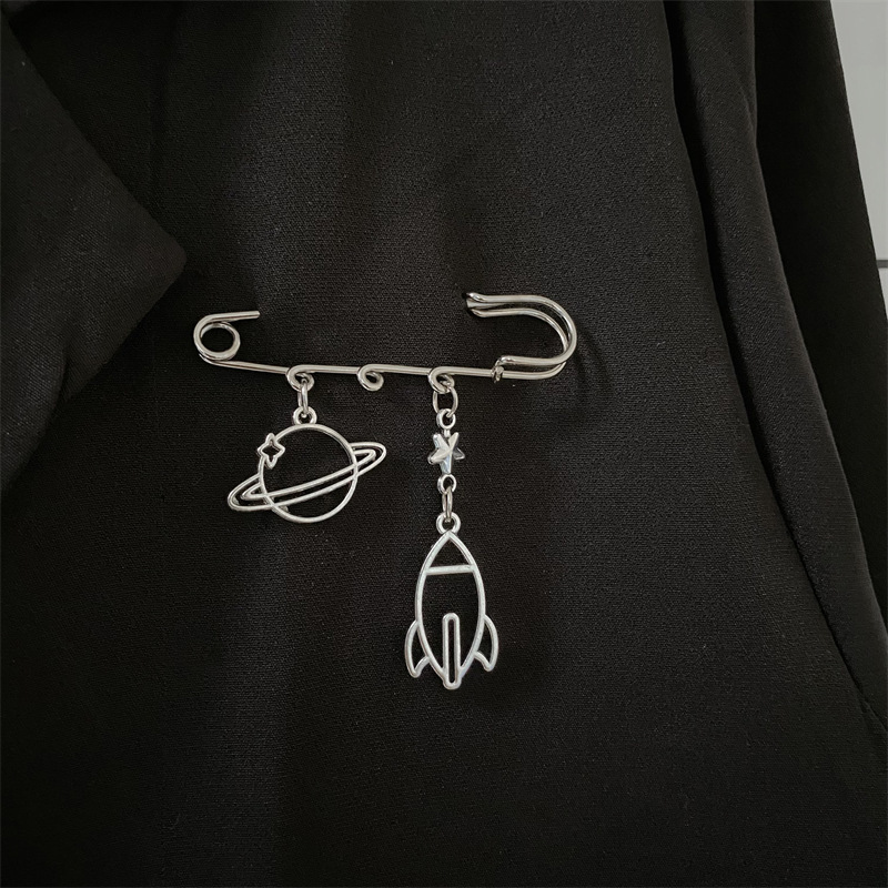 Y2K Safety Pin Brooch Set – Punk Gothic Subculture Pins with Charms & Chains