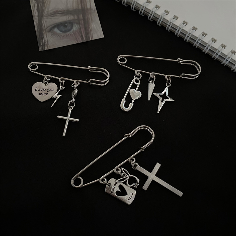Y2K Safety Pin Brooch Set – Punk Gothic Subculture Pins with Charms & Chains