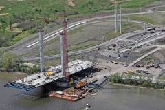 Steel structure cable bridge