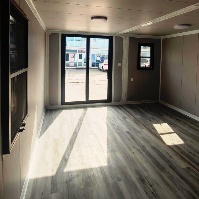 20ft-inclined roof prefabricated container vacation home with expandable folding container house