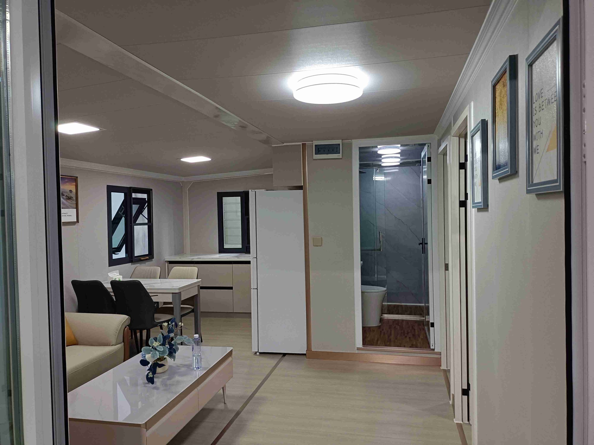 30ft - Popular modular mobile homes with large space and expandable folding container houses