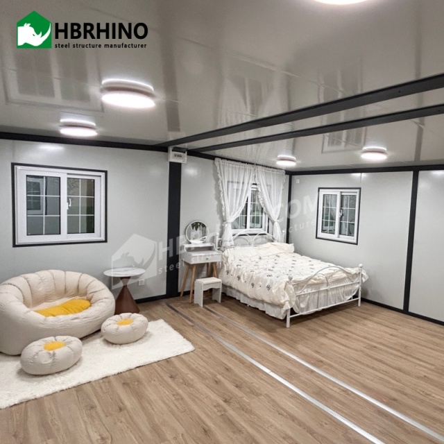 The small 700-size double-wing expandable container house is convenient and quick