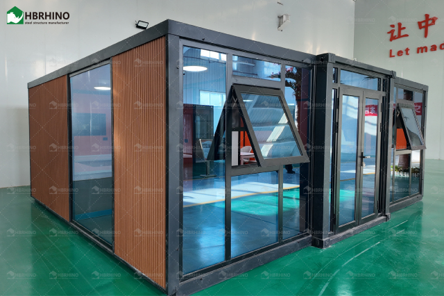 20英尺Dxh制造商供应商 模块化预制房屋 预制咖啡店 办公室 中国工厂 可拆卸别墅 图书馆 平板包装 集装箱房屋