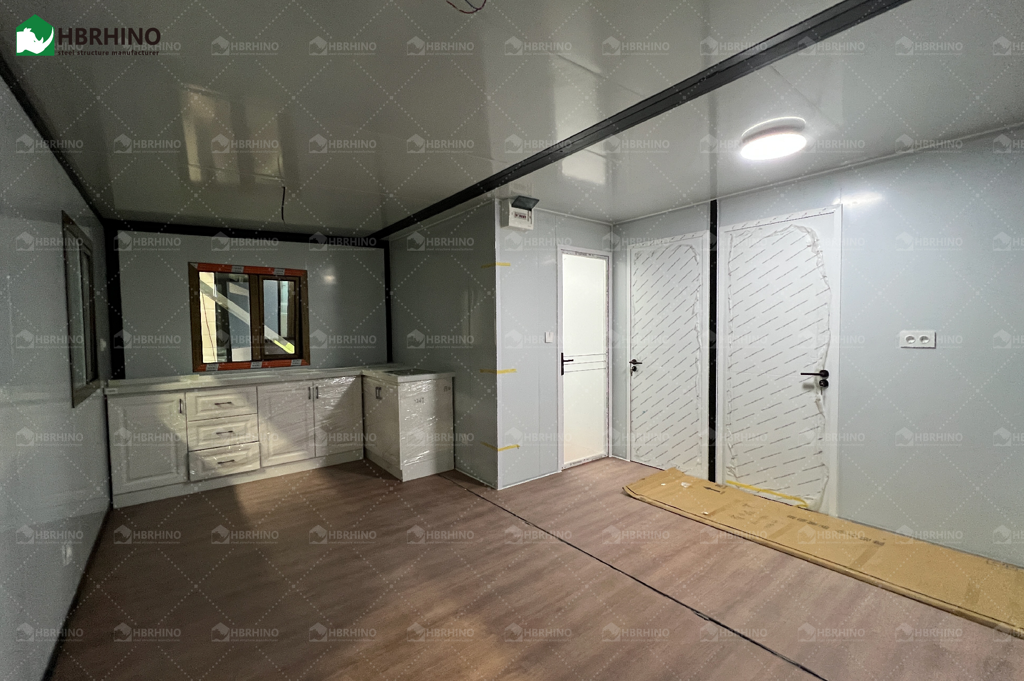 20ft Flat Top Carved Panel Expansion Container House