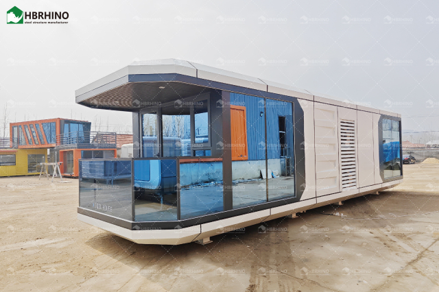 D3-Modern Prefab Space Capsule House, Spacious Mobile Living Pod for Resort Accommodation