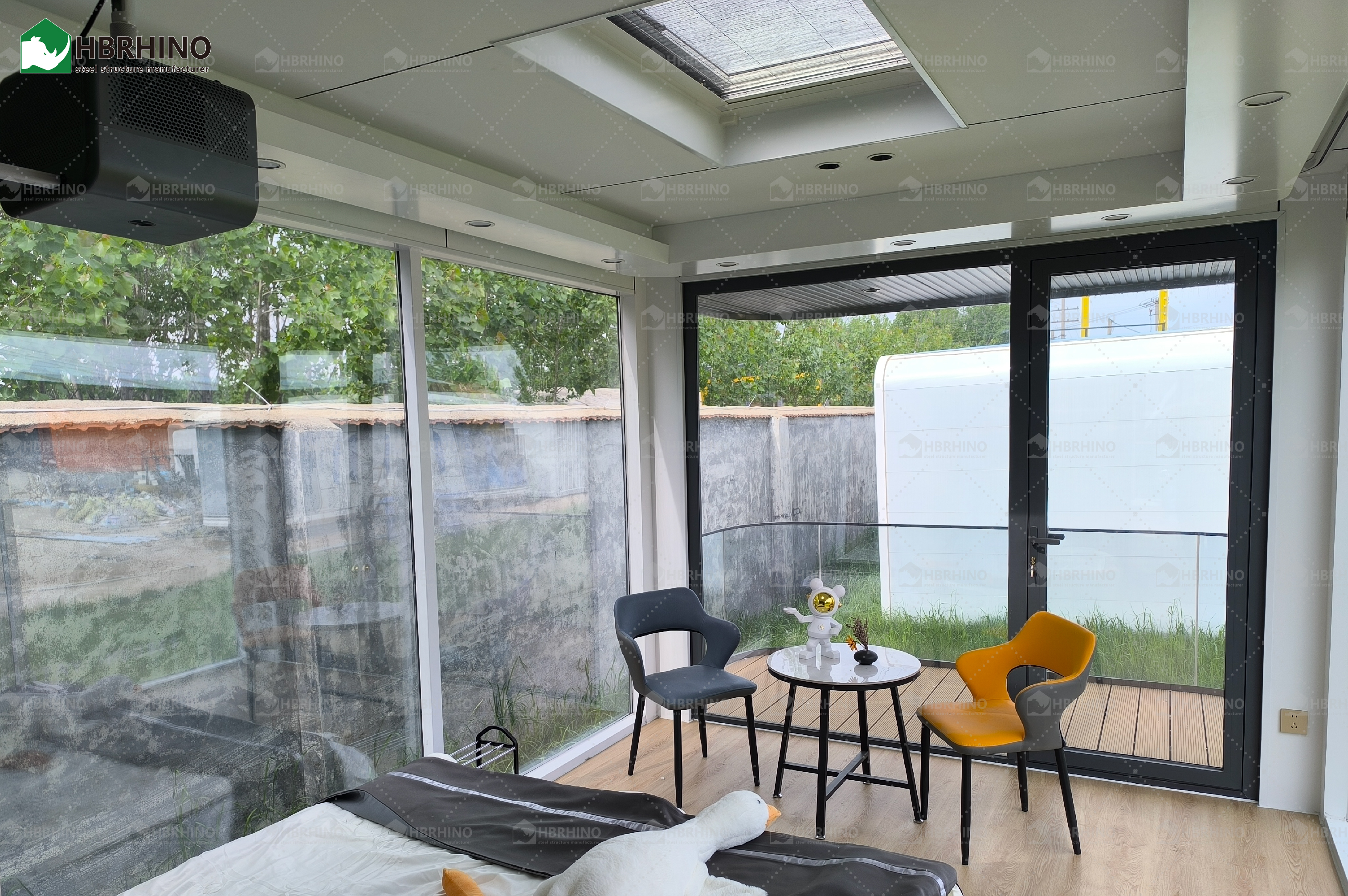 E7-Portable Space Capsule Pod Home Off Grid Solar Integrated Prefab Tiny House 270° Panoramic Glass Quick Assembly for Global Shipping