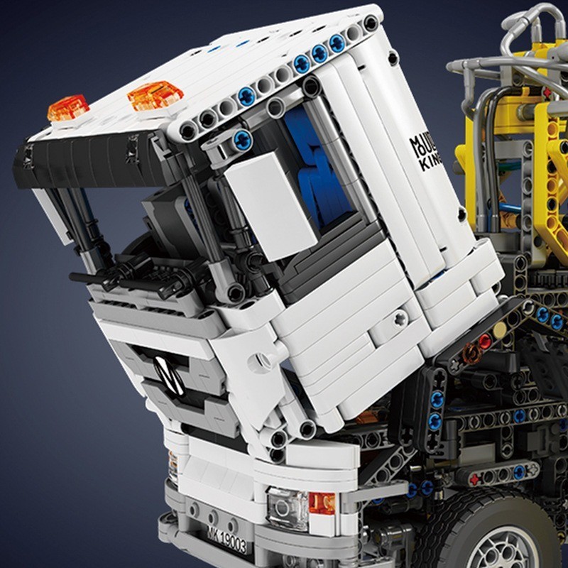 MOULD KING 19003 - Truck With Concrete Pump