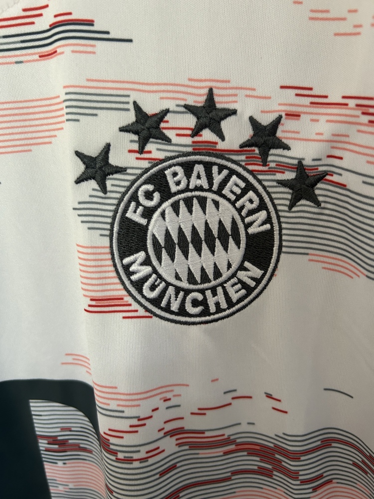 Bayern Munich 2526 away S-4 XL