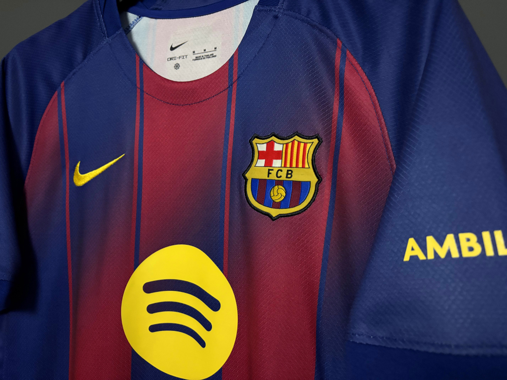 2526 Barcelona Home S-4 XL