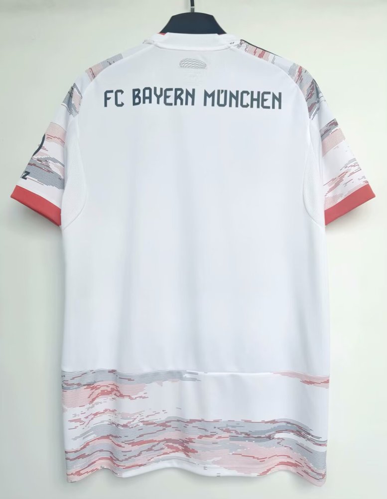Bayern Munich 2526 away S-4 XL
