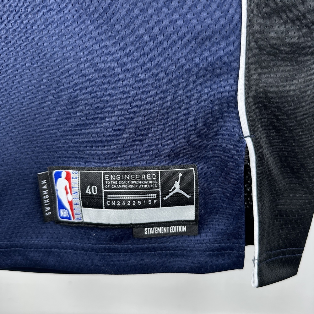 Mavericks Flying Man No. 32 Flagg