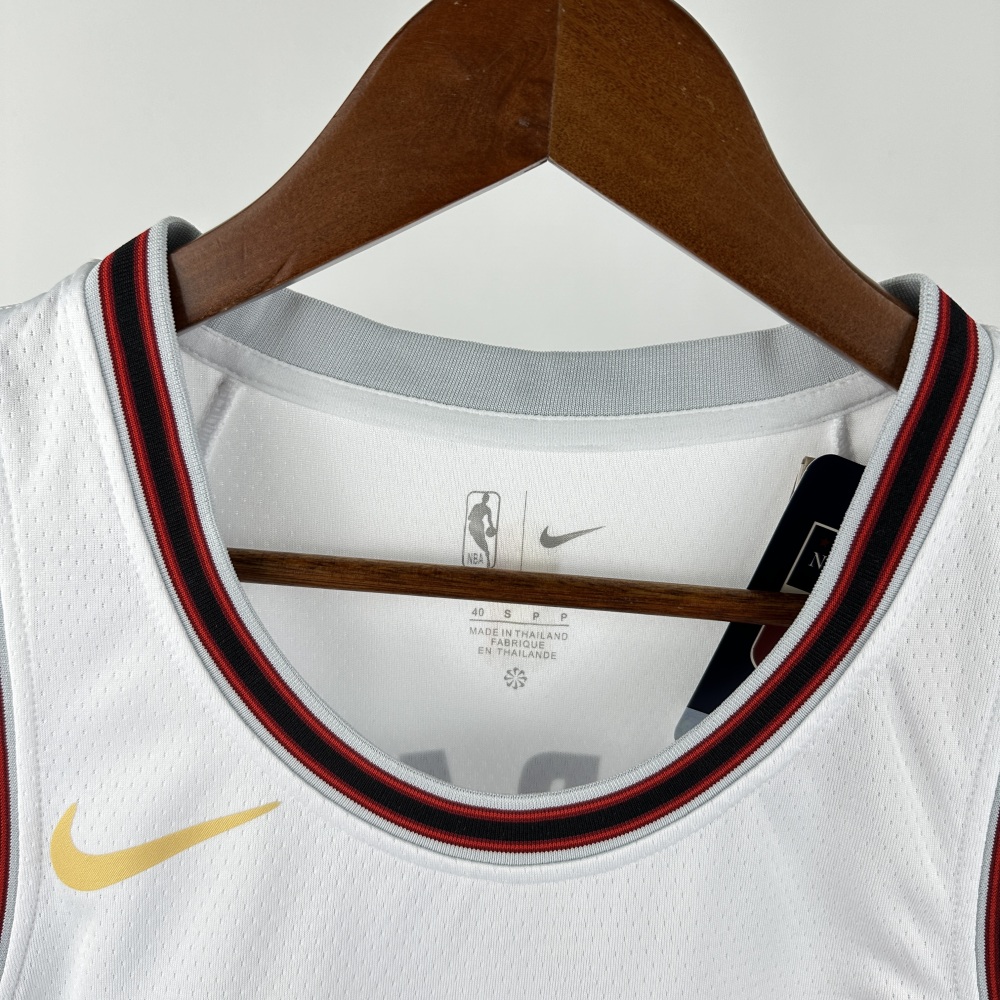 Durant, No. 35 of the Rockets City Edition in the 25th season