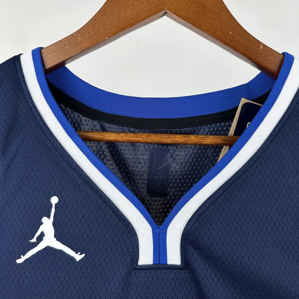 Mavericks Flying Man No. 32 Flagg